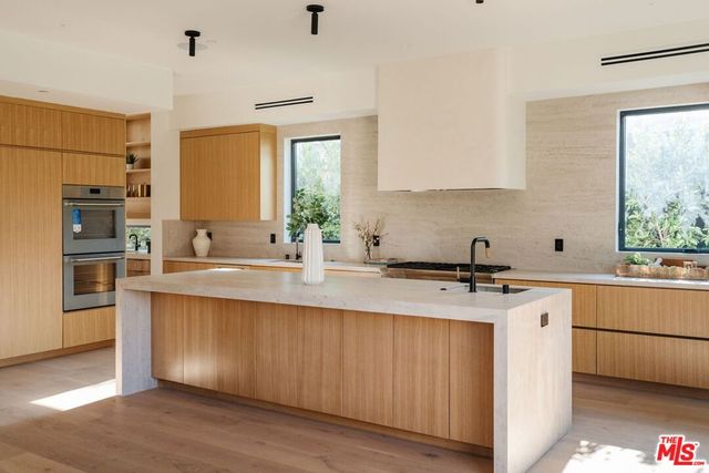 1611 S Bedford Street, Los Angeles, CA 90035