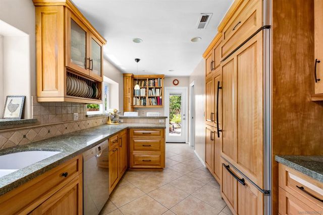 4375 Del Monte, San Diego, CA 92107