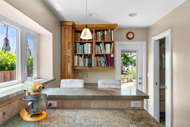 4375 Del Monte, San Diego, CA 92107