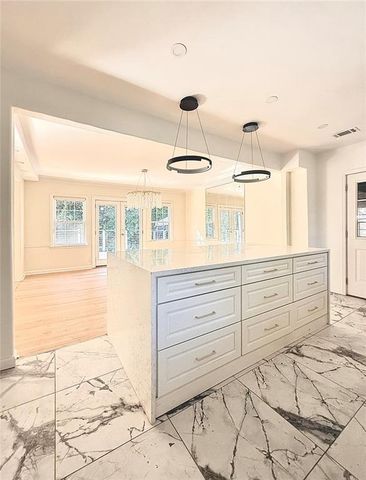 200 W Paces Ferry NW Road, Atlanta, GA 30305