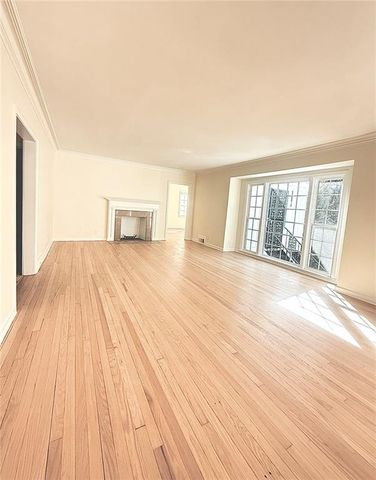 200 W Paces Ferry NW Road, Atlanta, GA 30305