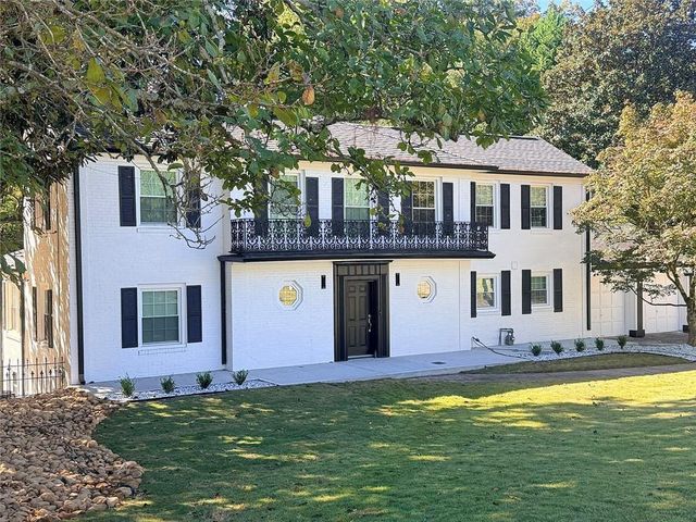 200 W Paces Ferry NW Road, Atlanta, GA 30305