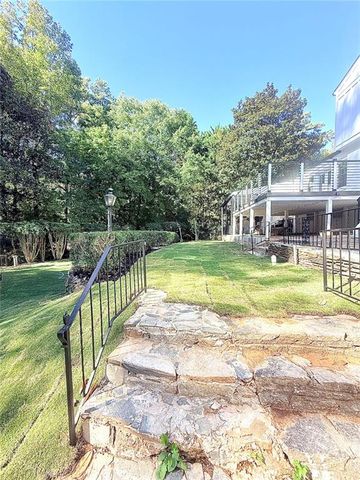 200 W Paces Ferry NW Road, Atlanta, GA 30305