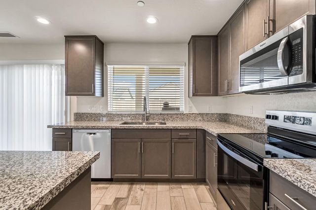 1356 W Annika, Hanford, CA 93230