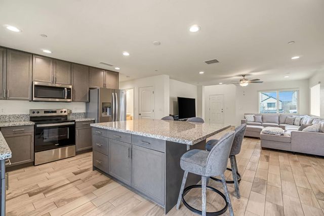 1356 W Annika, Hanford, CA 93230