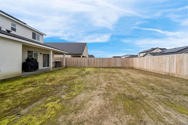 1356 W Annika, Hanford, CA 93230