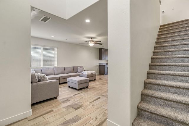 1356 W Annika, Hanford, CA 93230