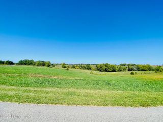 #5 Nancy Hanks Dr, Springfield, KY 40069