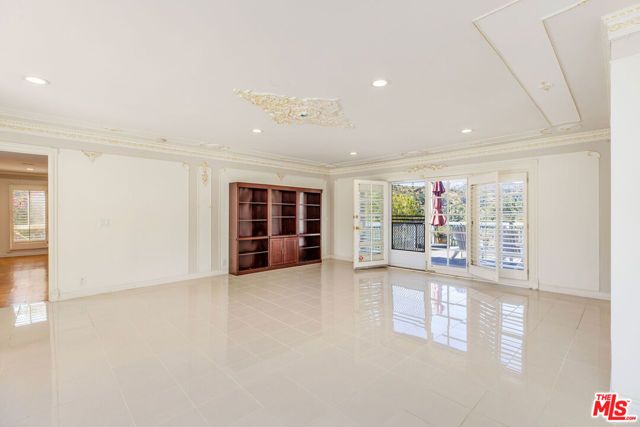 2315 N Hobart Boulevard, Los Angeles, CA 90027