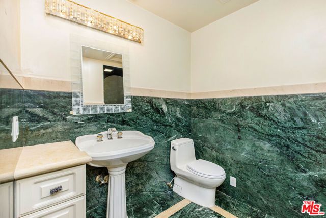 2315 N Hobart Boulevard, Los Angeles, CA 90027