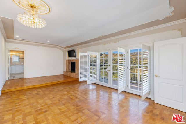 2315 N Hobart Boulevard, Los Angeles, CA 90027