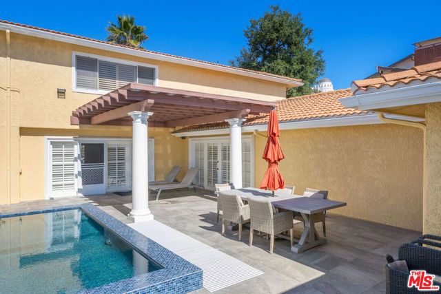 2315 N Hobart Boulevard, Los Angeles, CA 90027