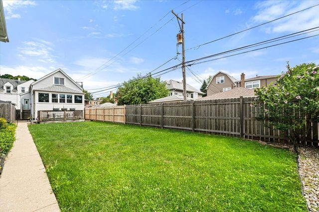 4314 W Henderson Street, Chicago, IL 60641
