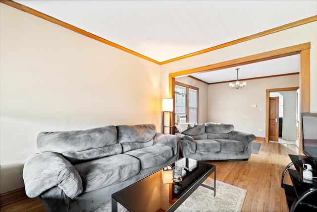 4314 W Henderson Street, Chicago, IL 60641