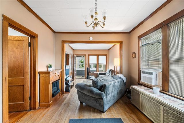 4314 W Henderson Street, Chicago, IL 60641