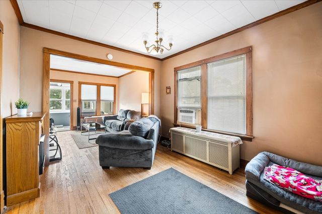 4314 W Henderson Street, Chicago, IL 60641