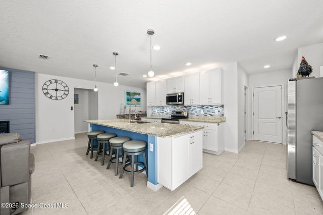 764 Corbin Circle SW, Palm Bay, FL 32908