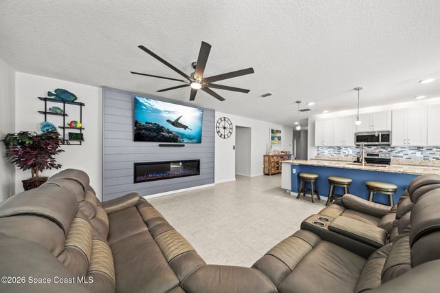 764 Corbin Circle SW, Palm Bay, FL 32908