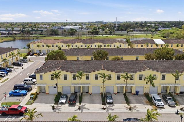 4032 NW 11th St, Lauderhill, FL 33313