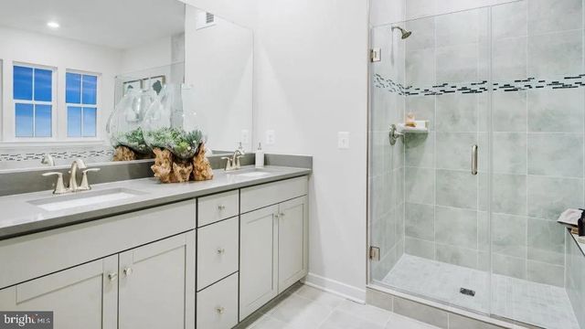 040 BOLLING DR, Jeffersonton, VA 22724