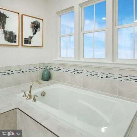 040 BOLLING DR, Jeffersonton, VA 22724