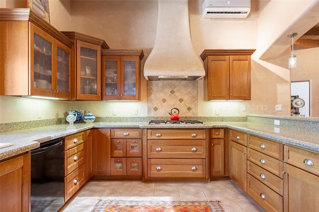 12 Black Canyon, Santa Fe, NM 87508