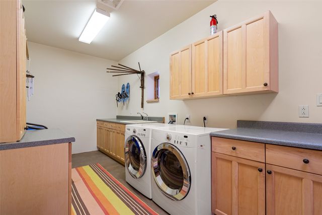 12 Black Canyon, Santa Fe, NM 87508