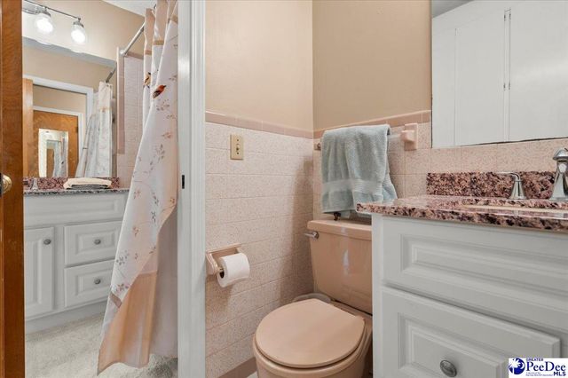 1040 Left Bank Dr, Florence, SC 29501