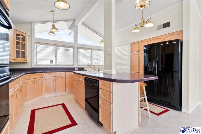 1040 Left Bank Dr, Florence, SC 29501