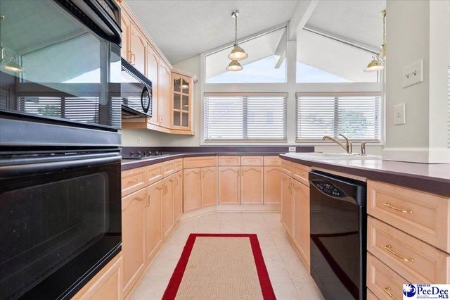 1040 Left Bank Dr, Florence, SC 29501