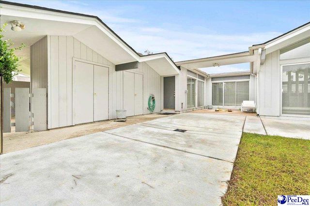 1040 Left Bank Dr, Florence, SC 29501