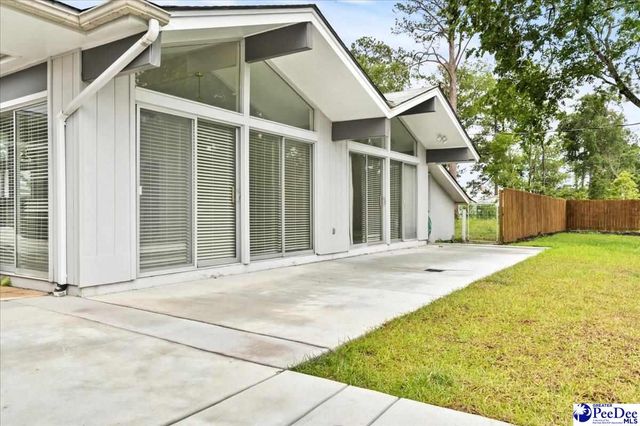 1040 Left Bank Dr, Florence, SC 29501