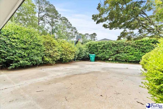 1040 Left Bank Dr, Florence, SC 29501