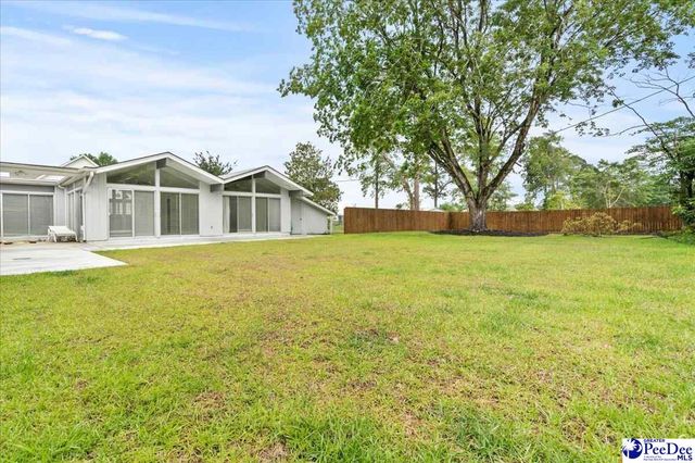 1040 Left Bank Dr, Florence, SC 29501