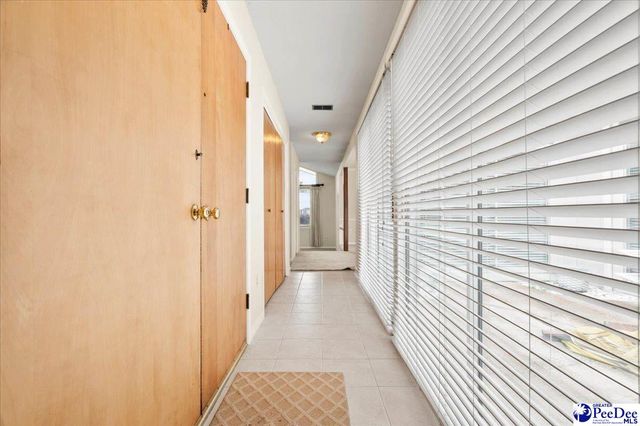 1040 Left Bank Dr, Florence, SC 29501