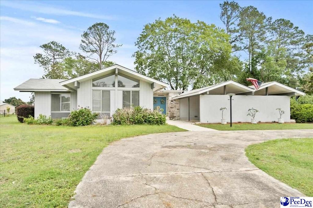 1040 Left Bank Dr, Florence, SC 29501