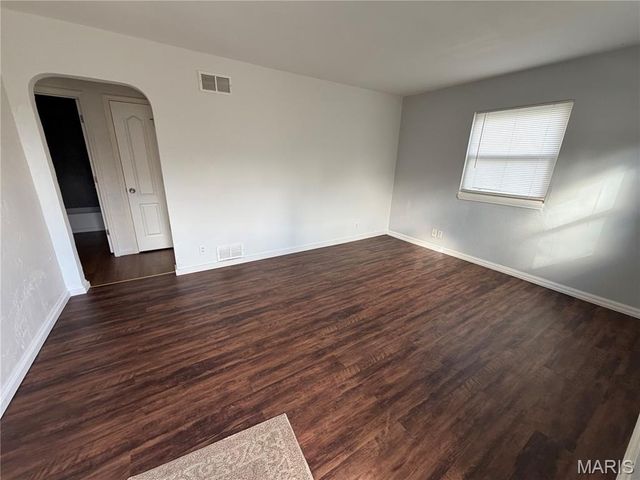 721 Beardsley Court, St Louis, MO 63135