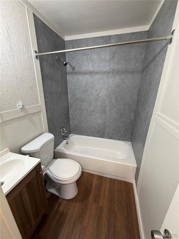 721 Beardsley Court, St Louis, MO 63135