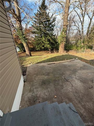 721 Beardsley Court, St Louis, MO 63135