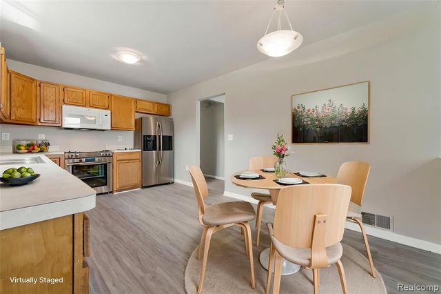 17245 Martin Road, Roseville, MI 48066