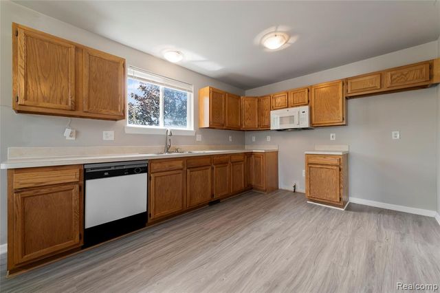 17245 Martin Road, Roseville, MI 48066
