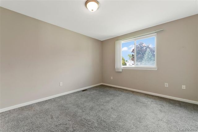 17245 Martin Road, Roseville, MI 48066