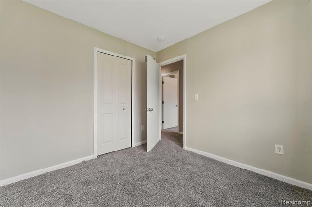 17245 Martin Road, Roseville, MI 48066