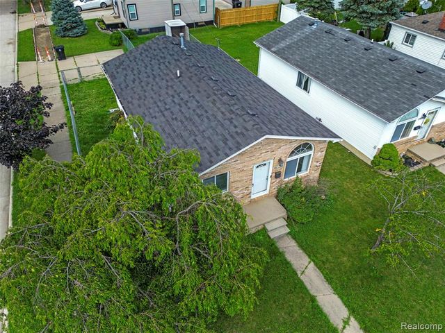 17245 Martin Road, Roseville, MI 48066