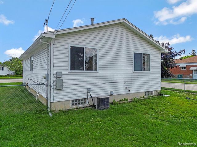 17245 Martin Road, Roseville, MI 48066
