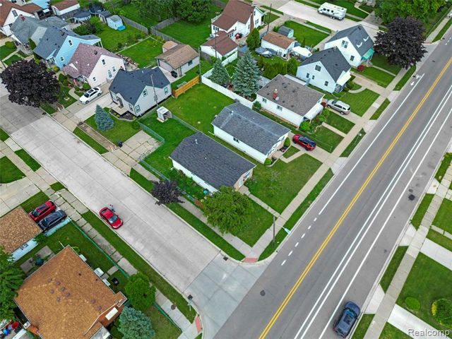 17245 Martin Road, Roseville, MI 48066