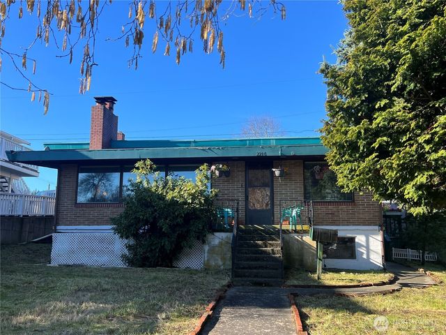 3916 Rucker Avenue, Everett, WA 98201