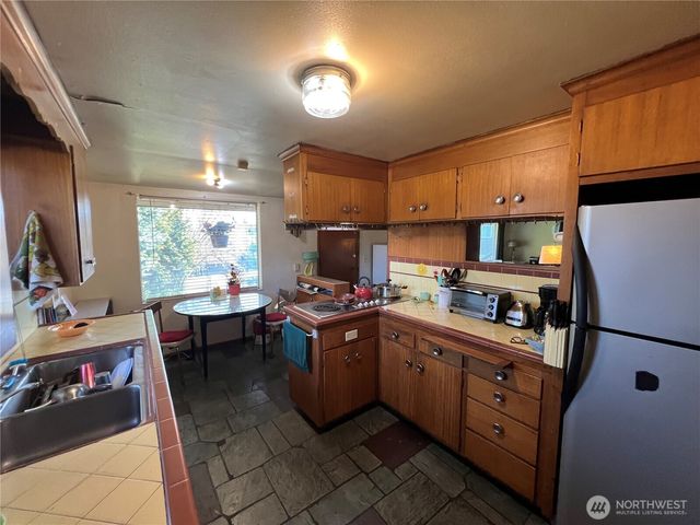 3916 Rucker Avenue, Everett, WA 98201