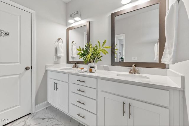 1217 Linkwood Way, Fuquay Varina, NC 27526