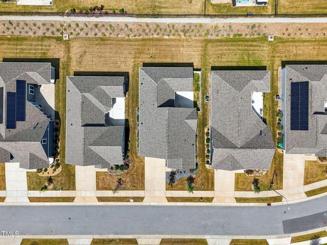 1217 Linkwood Way, Fuquay Varina, NC 27526